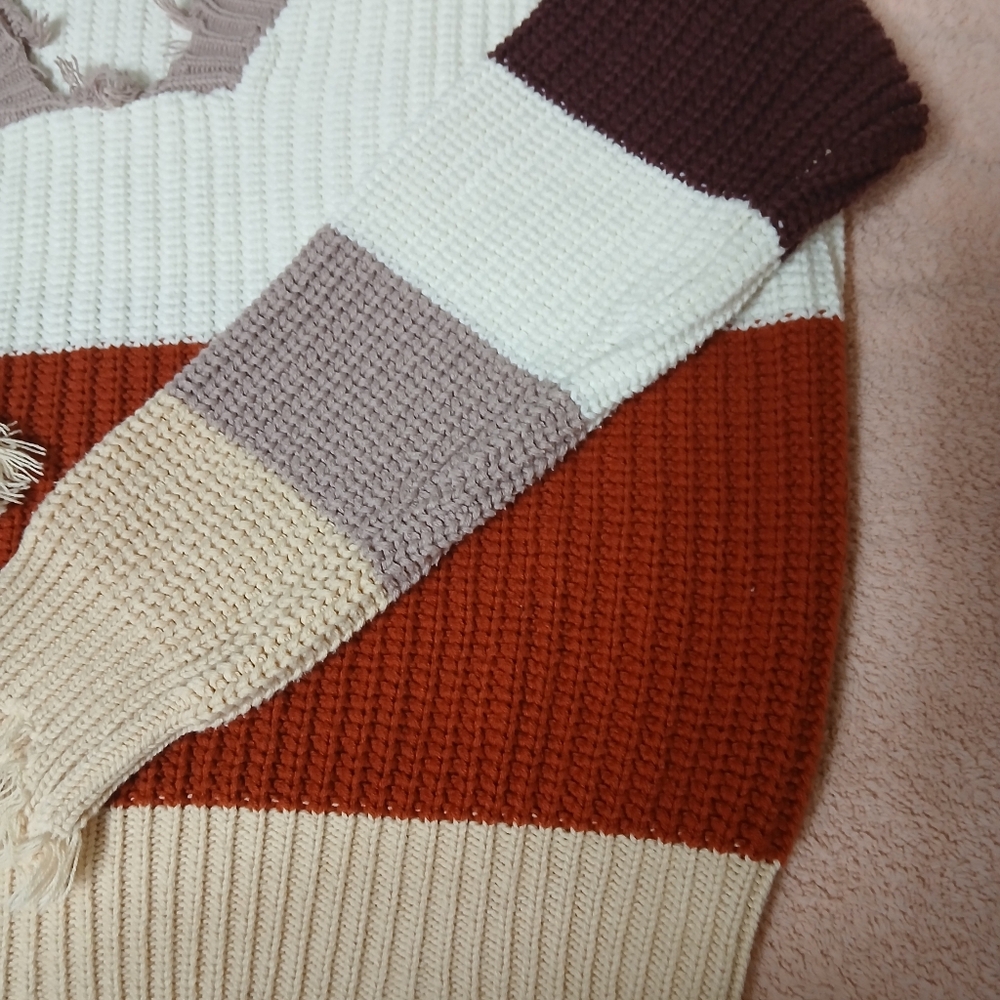 Sweater - Picture 4 of 5